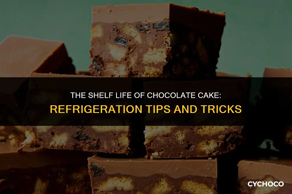 does chocolate cake go bad in the fridge
